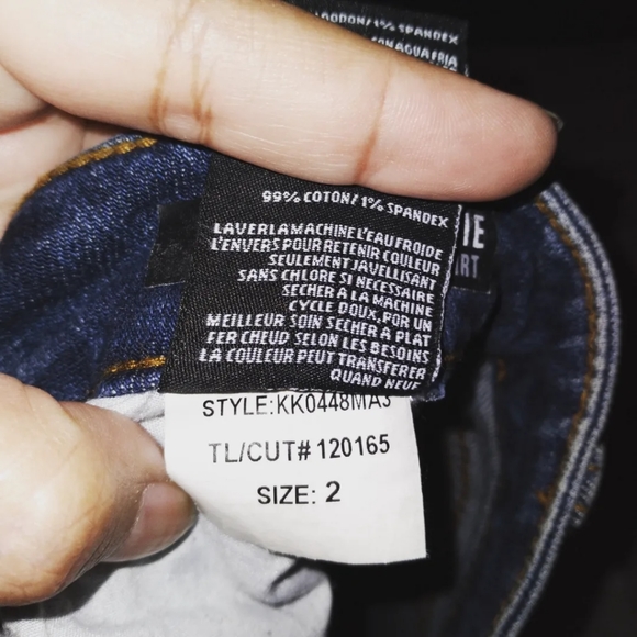 Kut from the Kloth Connie distressed denim pencil skirt, size 2 - Picture 8 of 8